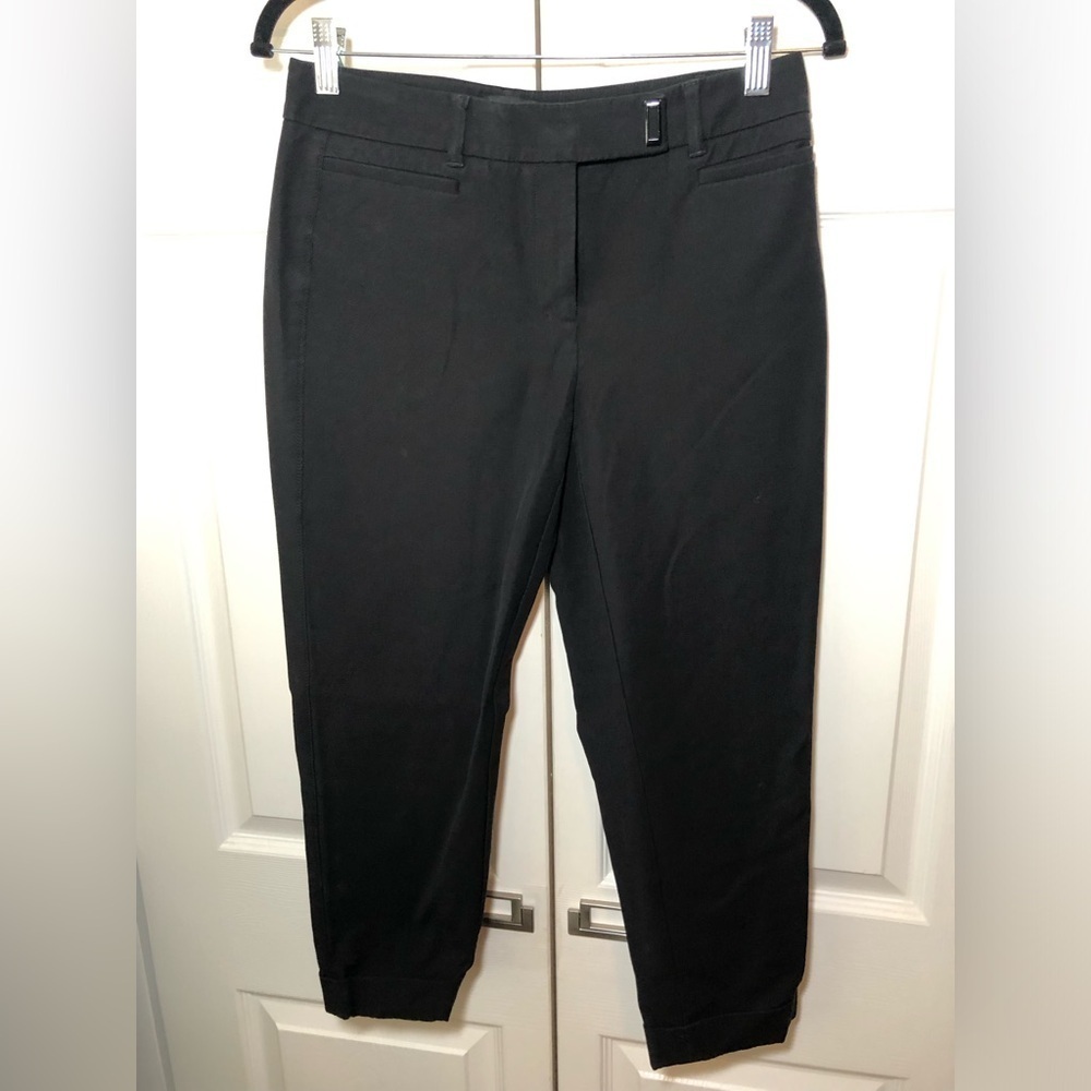 Women’s White House Black Market Black Slim Crop Pants Size 2